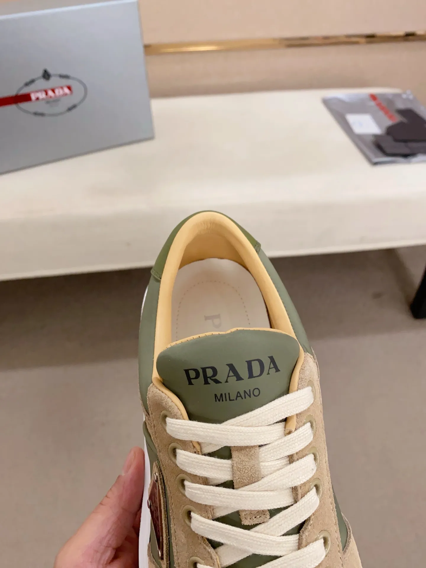 Men's shoes💰 620💰 ✔️✔️✔️Higher version High-quality new PRADA counters are launched simultaneously. The new men's shoes and 😘fabrics are selected from first-layer cowhide and are made by pure handicrafts. Lining: Full cowhide lining. 👍🏿 High-end ☄️ air-cushion molded anti-slip rubber outsole, exquisite lines, simple and elegant, comfortable and high-end for leisure travel. Code number: 38 to 44